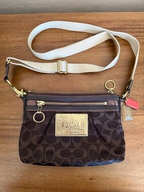Coach Poppy Signature Swingpack Crossbody Brown Purse